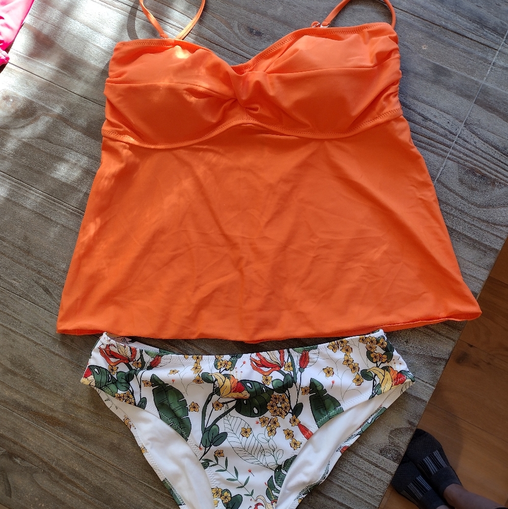 Women's XL twist front tankini swim suit bathing